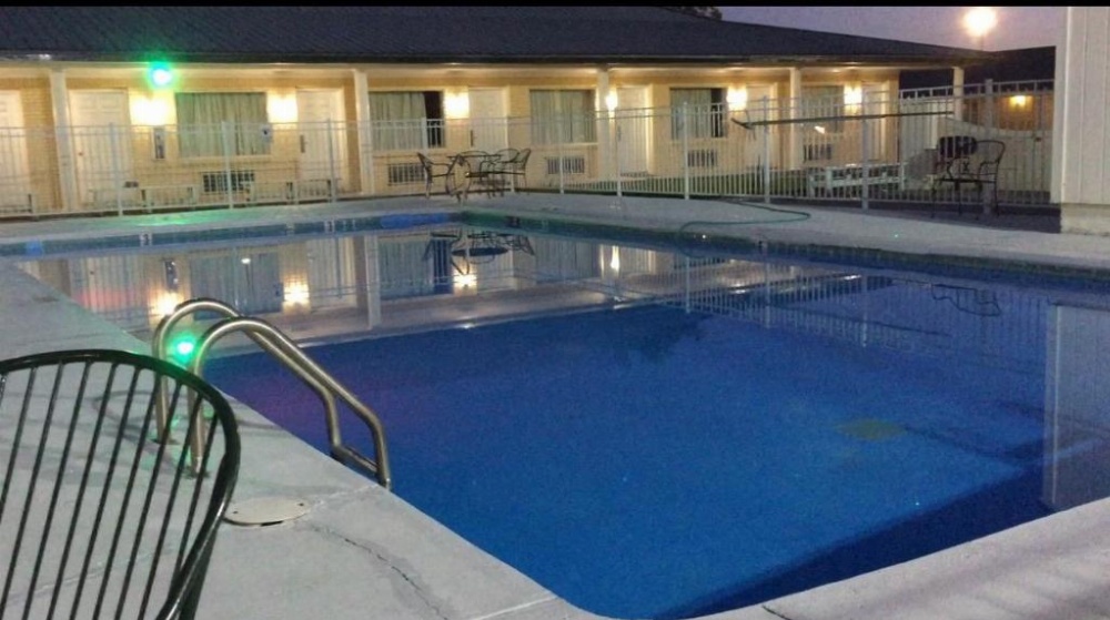 Stay Express Inn & Suites Demopolis Main image